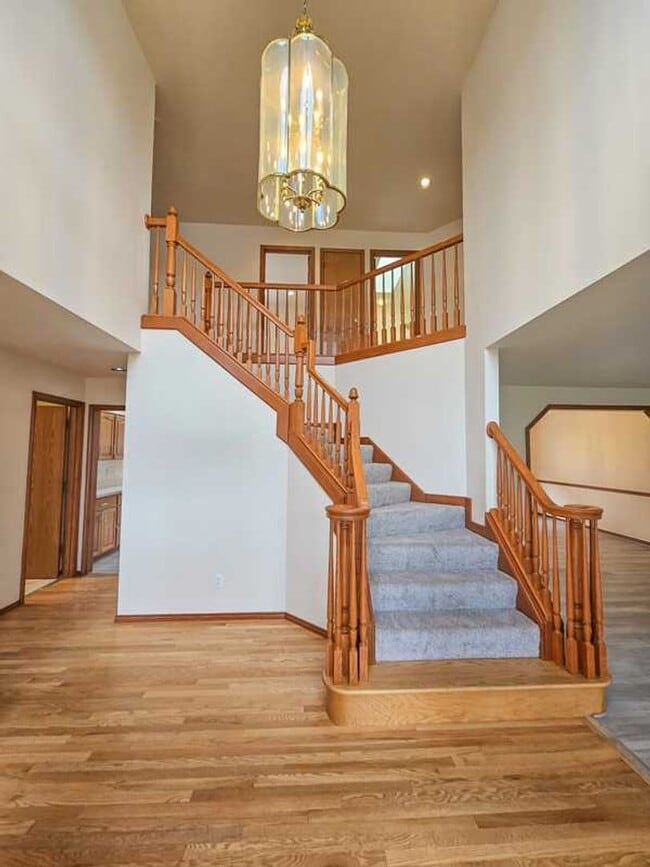 Building Photo - Spaceous newly remodeled 5 bedroom 3 bath ...