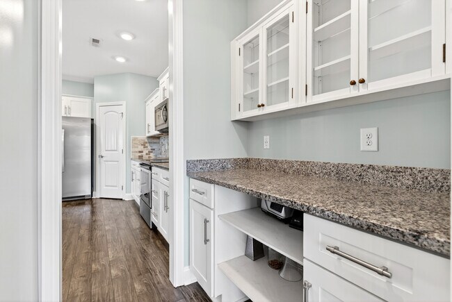 Building Photo - 104 Woodtrace Ct