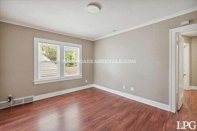 Building Photo - 2030 Wyndhurst Rd