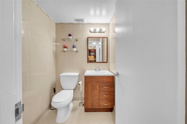 Building Photo - 3725 S Ocean Dr