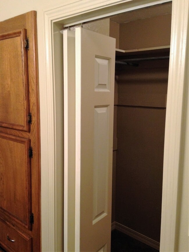 Building Photo - ** 3/2 IN NEW GREENACRES PLACE **