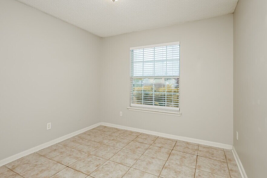 Building Photo - 7811 Invermere Blvd N