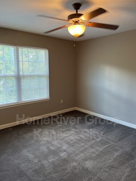 Building Photo - 13735 Post Oak Ln