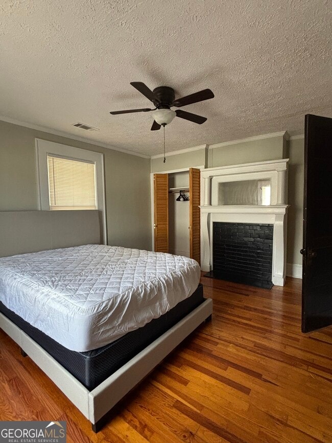 Building Photo - 332 Carr St