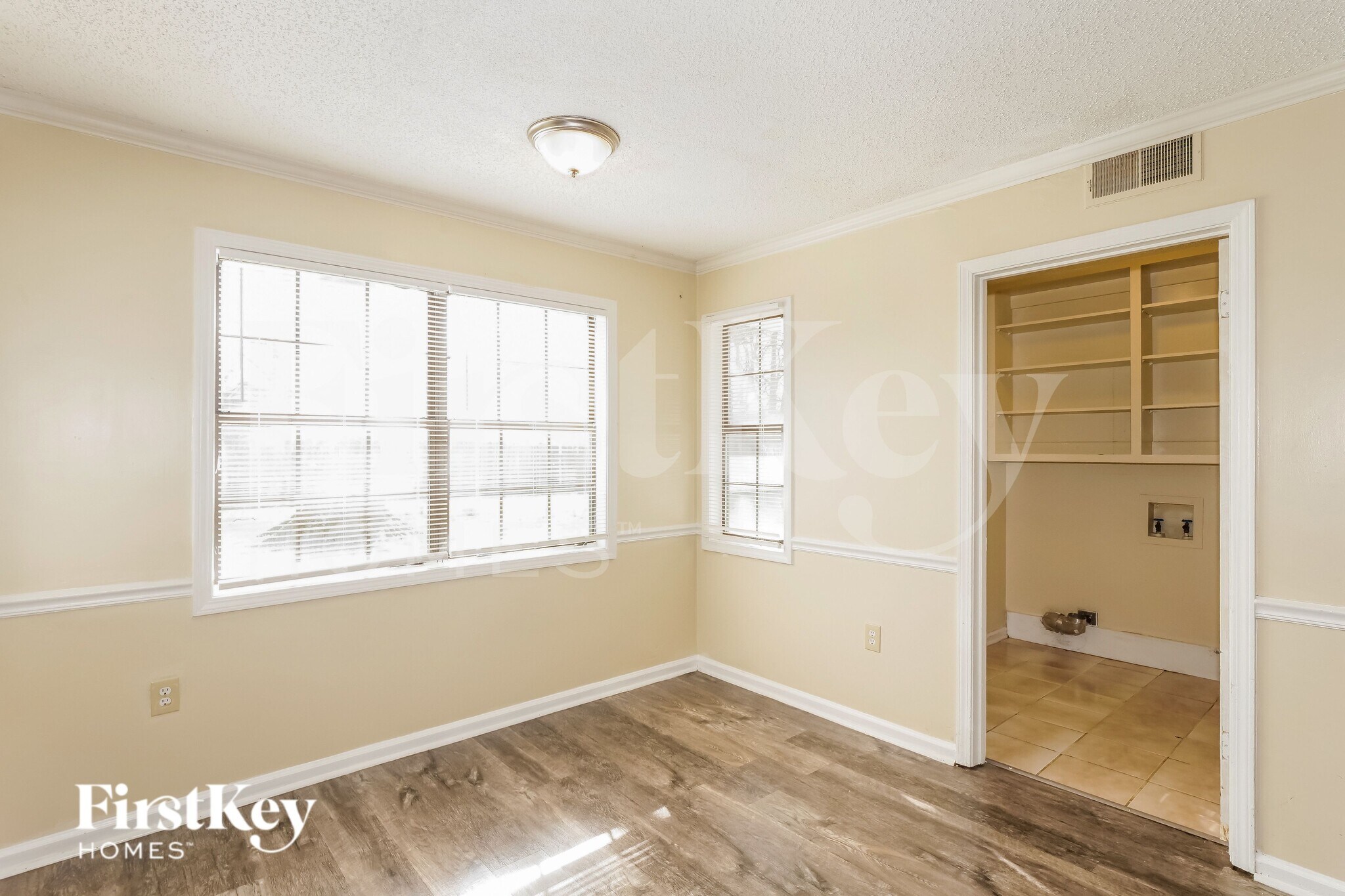 Building Photo - 5966 Anchuca Cove