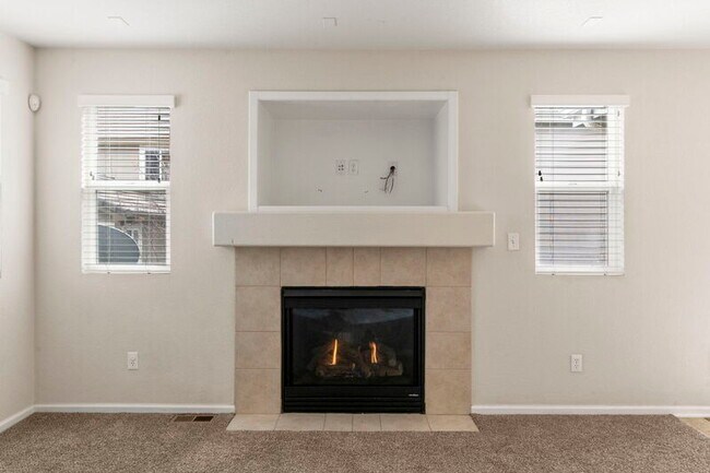 Building Photo - 815 Fire Rock Pl