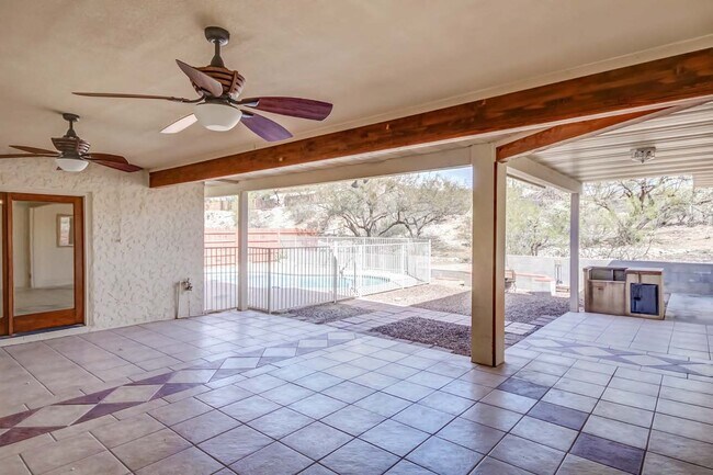 Building Photo - 5374 N Flint Ave