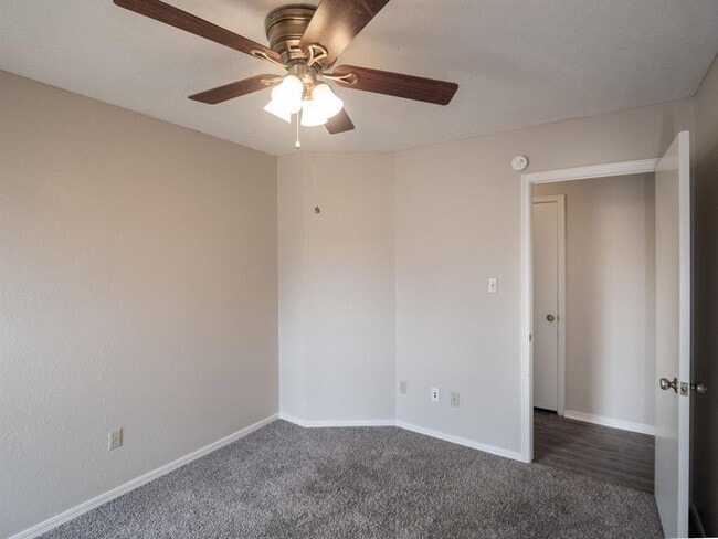 Building Photo - 3201 Creekwood Ct