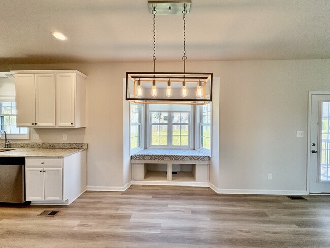Building Photo - 189 Traverse Dr