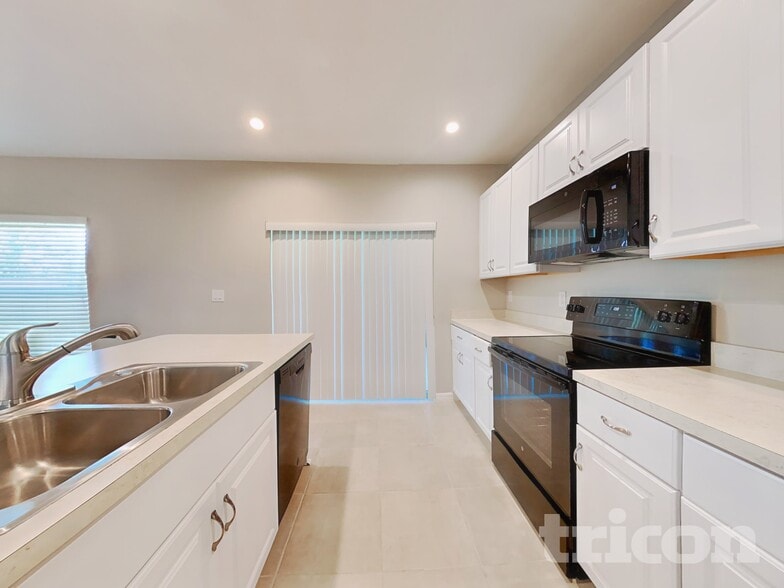 Building Photo - 383 Quarry Rock Cir