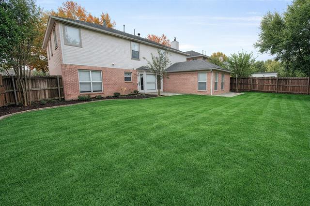 Building Photo - 611 Mariposa Dr