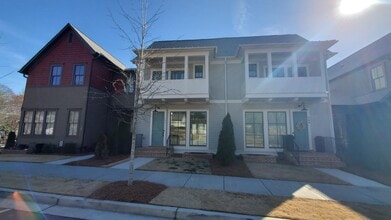 Building Photo - 146 1st Ave NW
