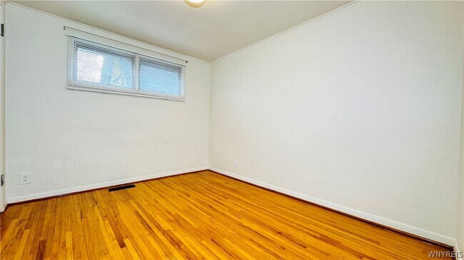 Building Photo - 954 Brighton Rd