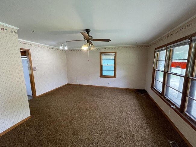 Building Photo - 902 Hereford Dr