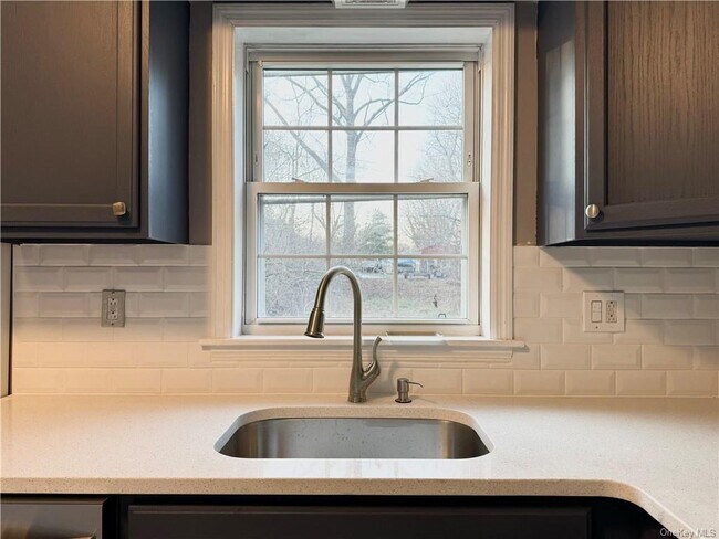 Building Photo - 18 Old Little Britain Rd