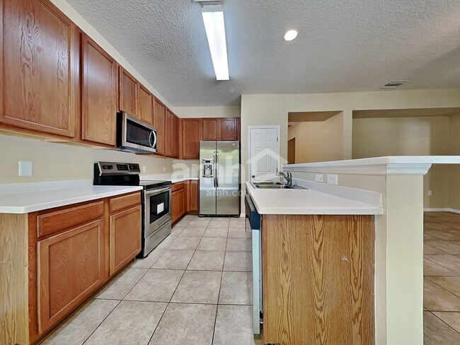 Building Photo - 10642 Dawns Light Dr