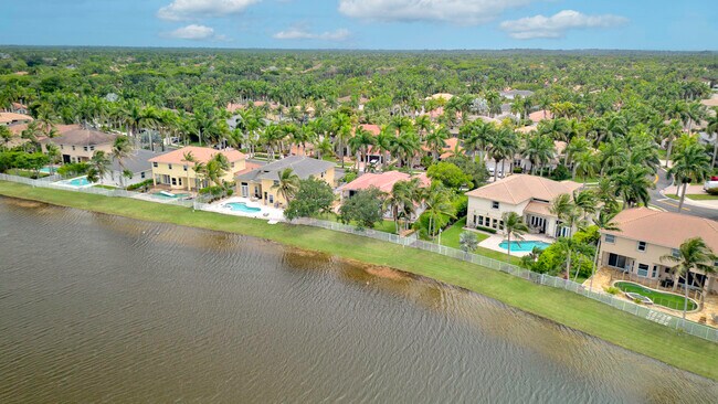 Building Photo - 950 Marina Dr