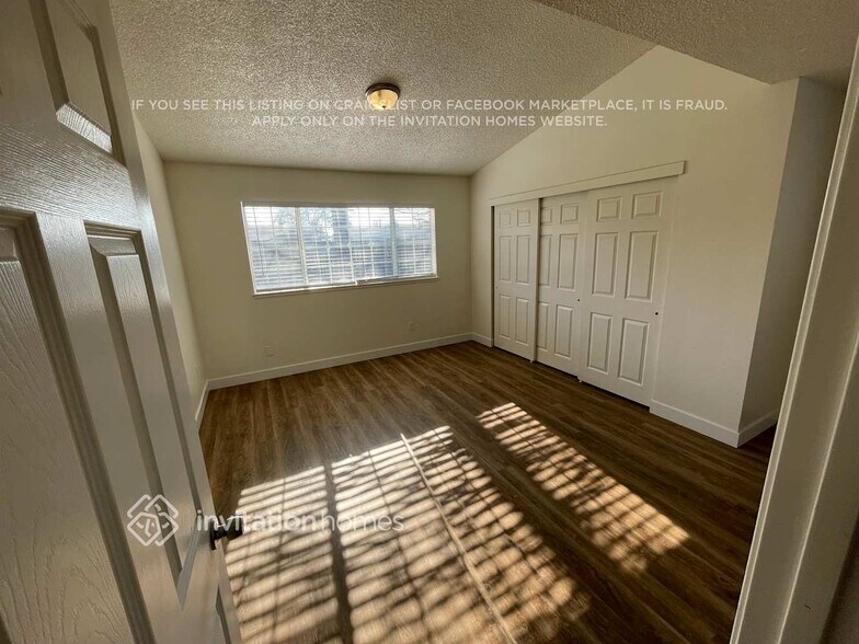 Building Photo - 3209 Hogarth Dr