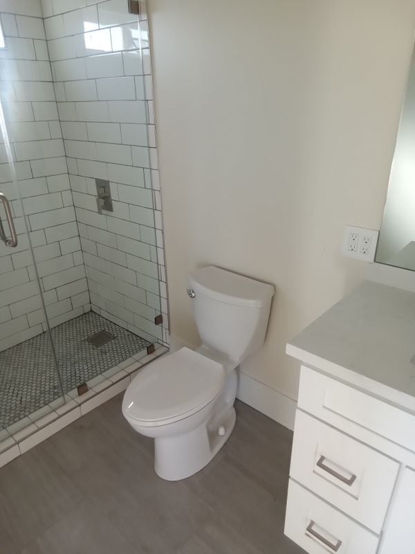 Building Photo - 1164 E Adams Blvd