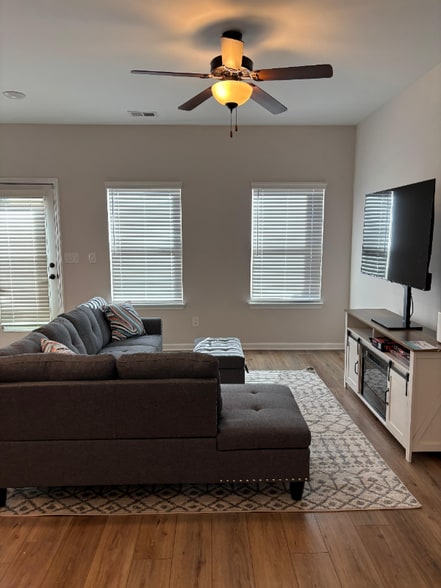 Building Photo - 6996 Zaniah Rd