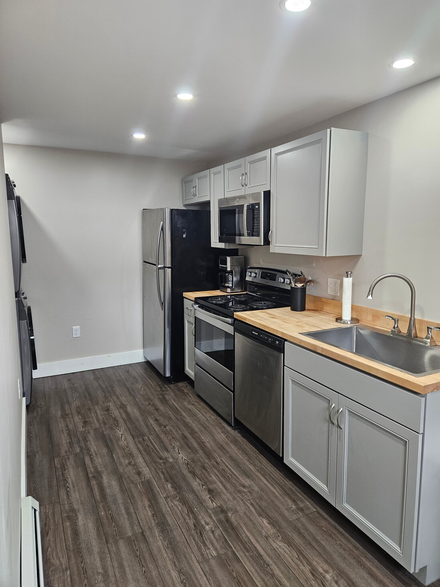 Building Photo - 1 Carpenter St