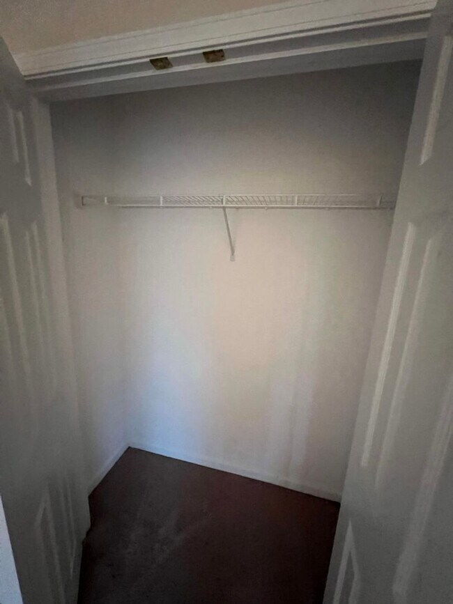 Building Photo - Townhome For Rent In Vestavia Hills!!! Ava...