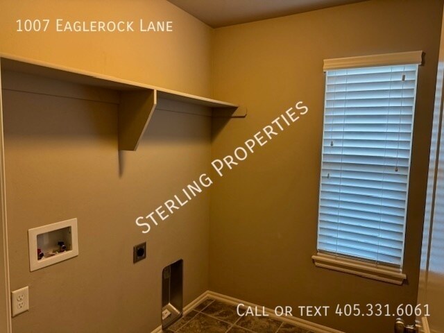Building Photo - 1007 Eaglerock Ln