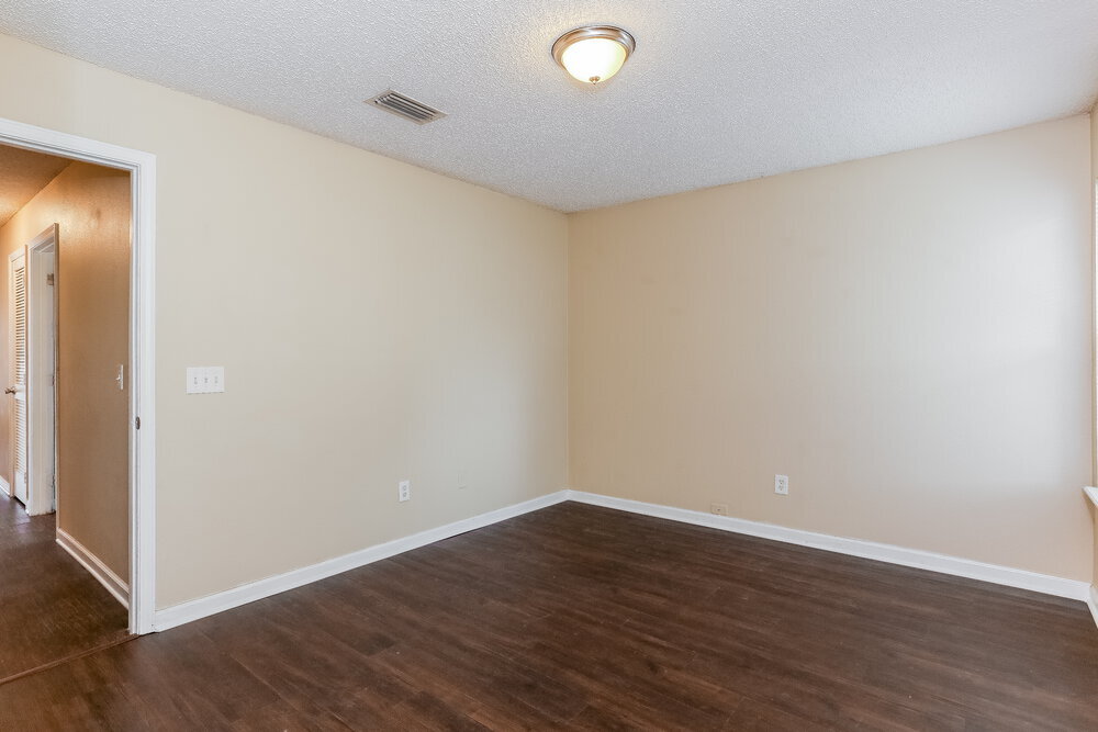 Building Photo - 1554 Brook Forest Dr