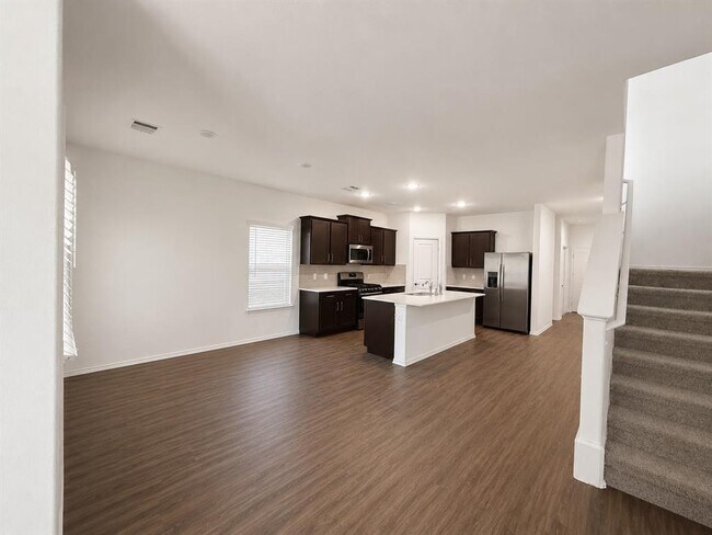Building Photo - 1008 Bluewood Bend