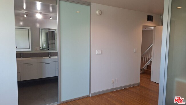 Building Photo - 4751 La Villa Marina