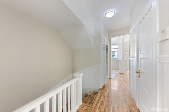 Building Photo - 31 Pixley St