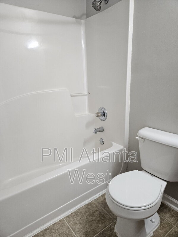 Building Photo - 1013 Odelle Cir