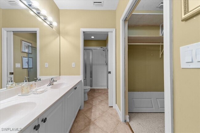 Building Photo - 7815 Regal Heron Cir