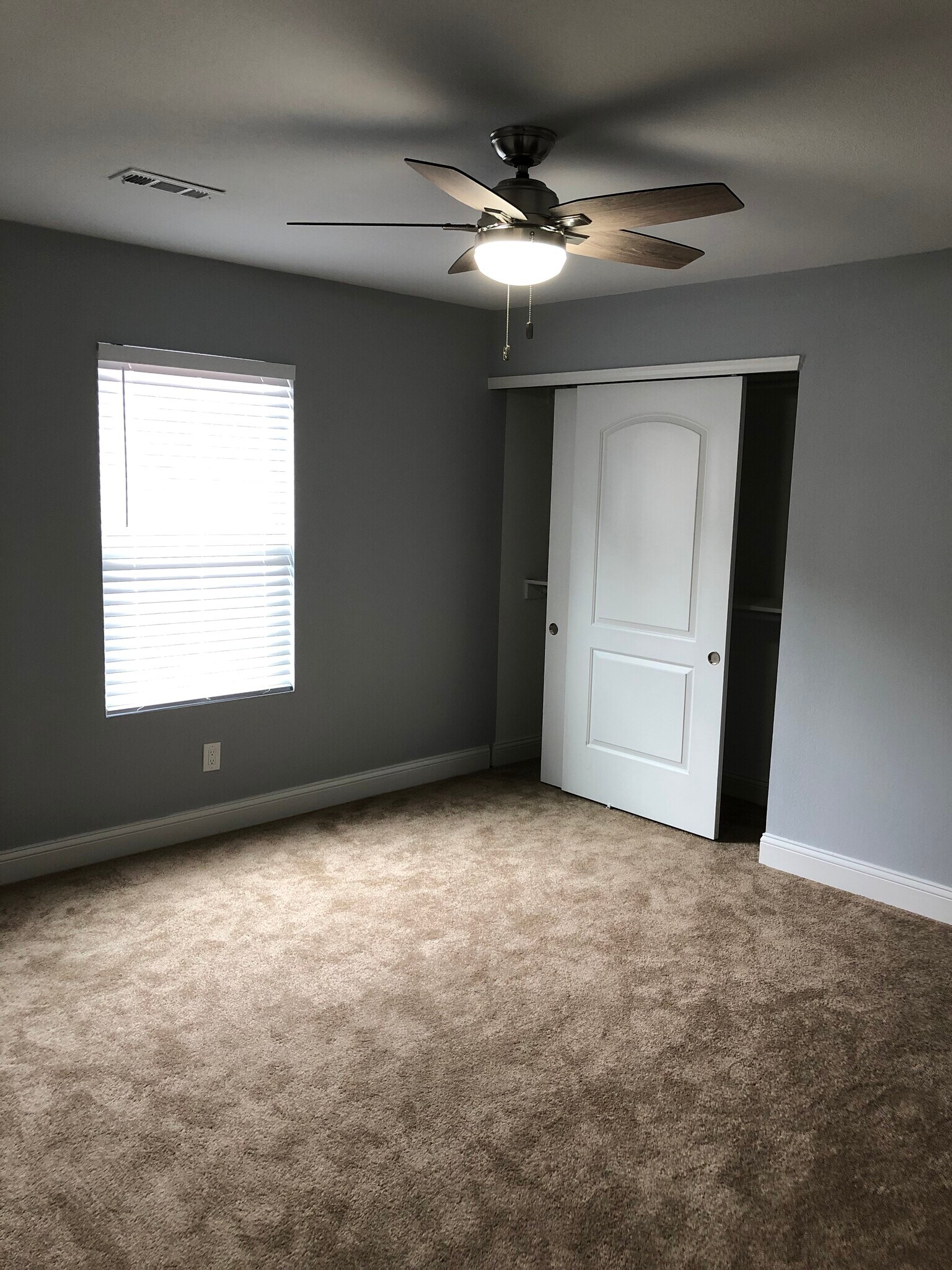 Building Photo - 261 Mt Everest Dr