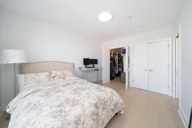 Building Photo - 338 Newark Ave