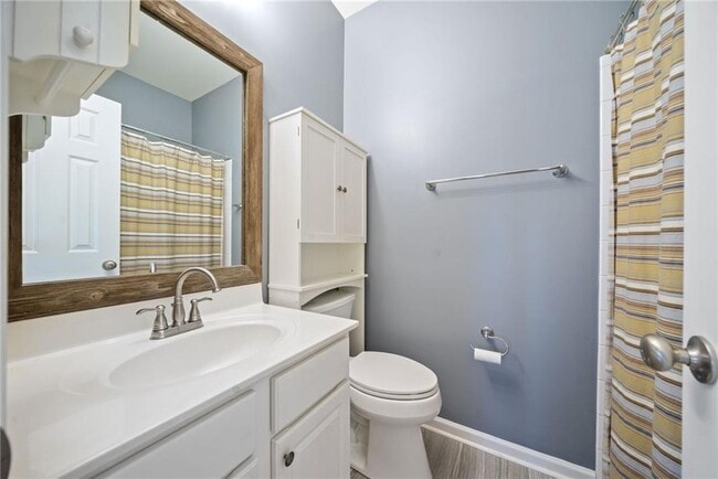 Building Photo - 726 Gardenside Cir SE