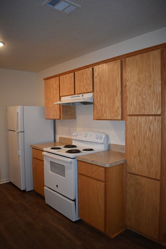 Building Photo - 201 Coby Dr