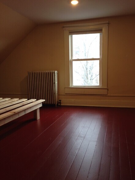Bedroom #2 (platform bed frame included) - 282 Brackett Street
