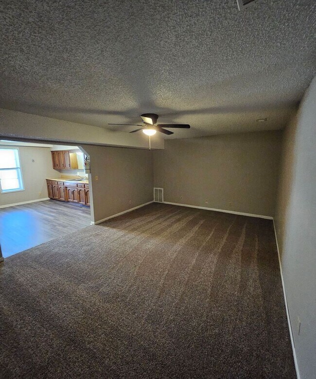 Building Photo - 11763 Wood Oak Ave