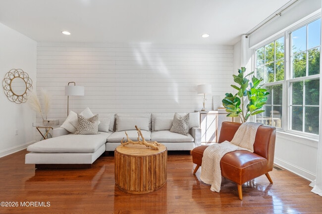 Building Photo - 207 Yale Blvd