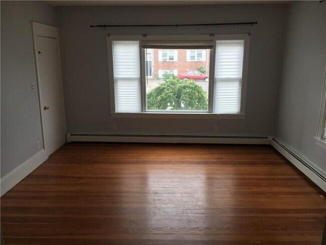 Building Photo - 152 Webster St