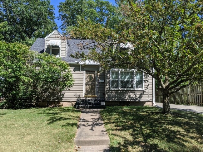 Primary Photo - 3 bedroom home