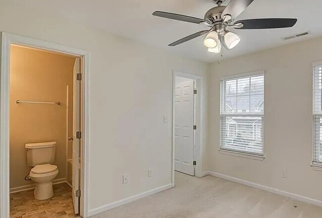 Building Photo - 119 Summerland Dr