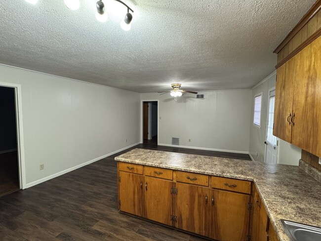 Kitchen and dining room. - 915 Taylor St