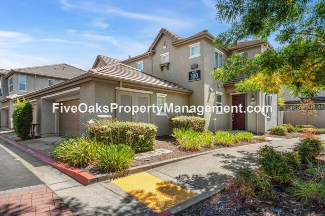 Primary Photo - 101 Matisse Ln