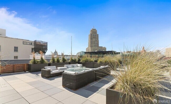 Building Photo - 1075 Market St