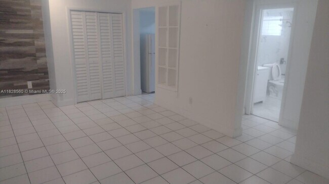Building Photo - 7835 Crespi Blvd