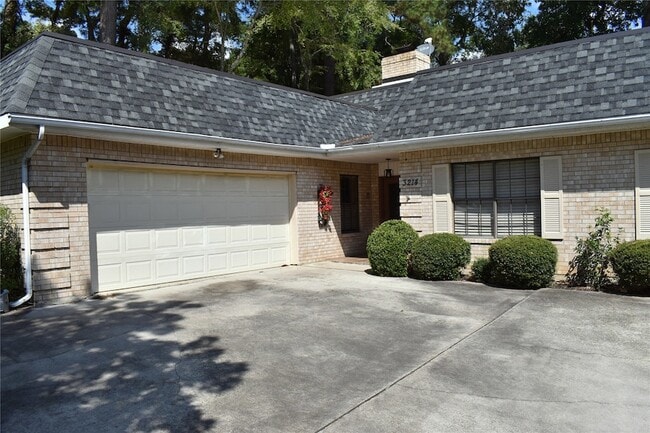 Building Photo - 3214 Wedgewood Cir