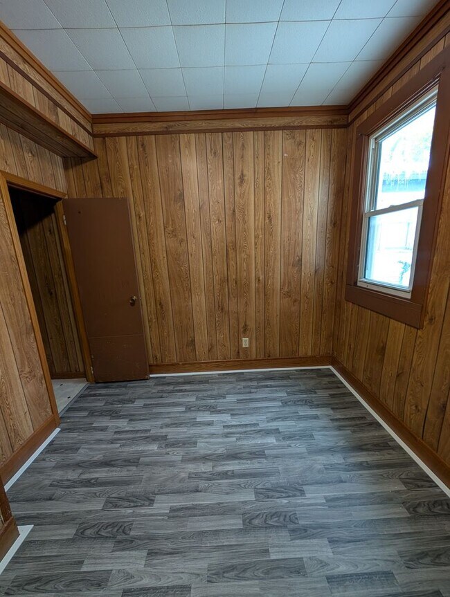 Building Photo - 516 10th St