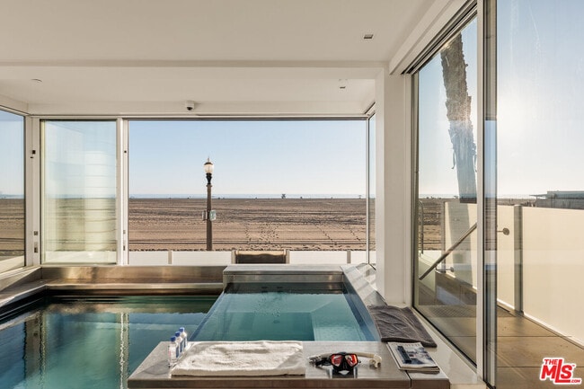 Building Photo - 1267 Palisades Beach Rd